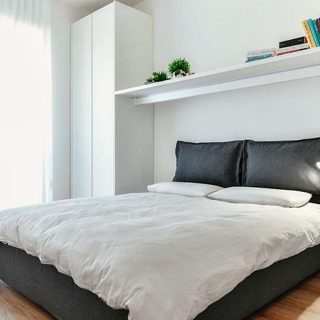 Apartament Joivy Superb Flat With Balcony Como Zewnętrze zdjęcie