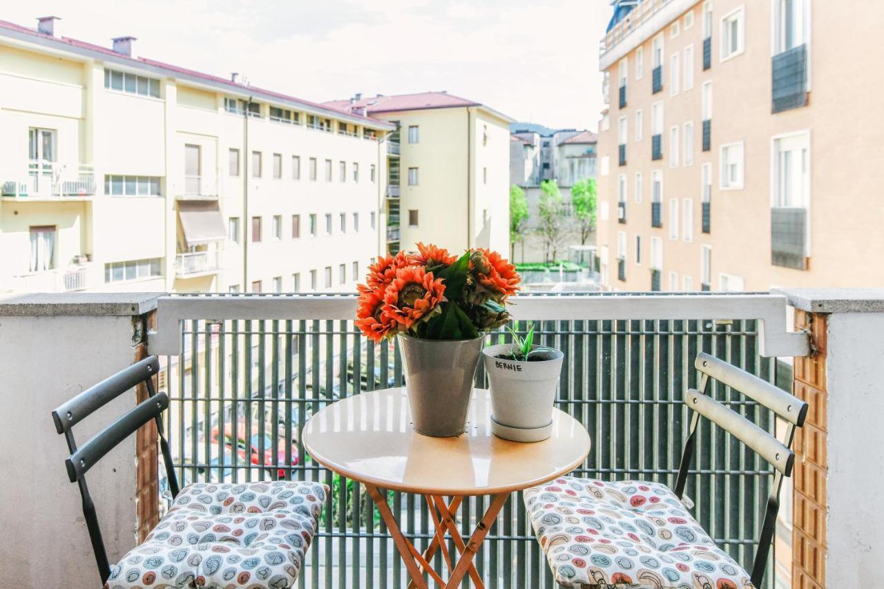 Apartament Joivy Superb Flat With Balcony Como Zewnętrze zdjęcie