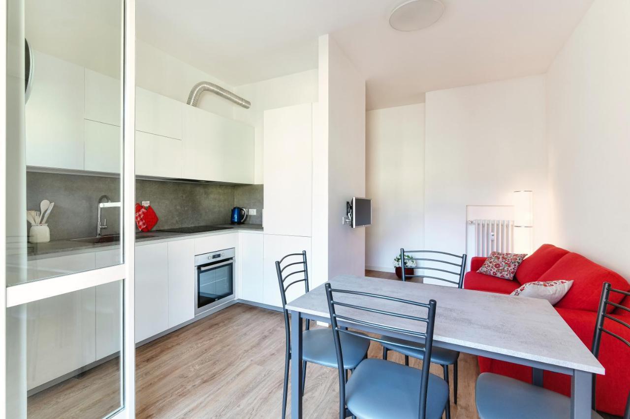 Apartament Joivy Superb Flat With Balcony Como Zewnętrze zdjęcie